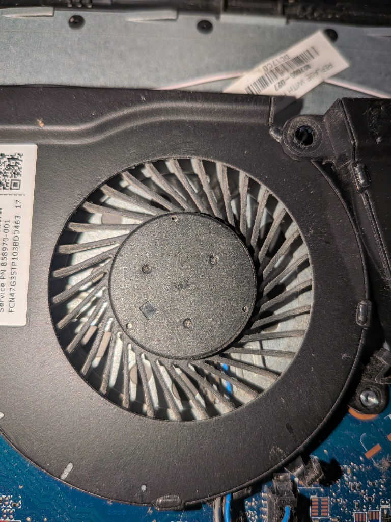 Ventilateur de PC portable encrassé